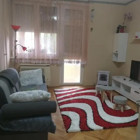 Ilona Apartman Apartman *