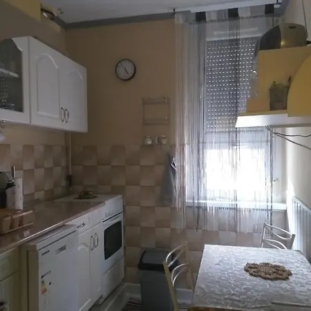 Ilona Apartman Apartman *